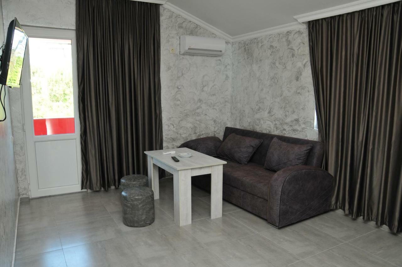 Hôtel Giomari à Ureki Extérieur photo